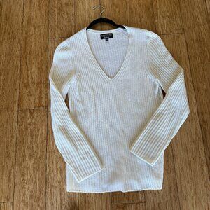 Banana Republic lightweight wool pullover sweater, V-neck, cream color, SXL